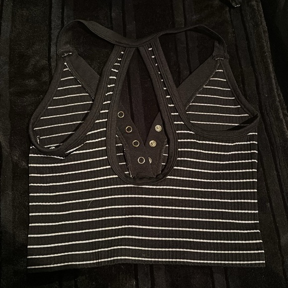 cropped tank - Picture 2 of 2